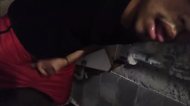 Tuvalette bir saman gerekliydi. Gerçekten çok seviyorsun.