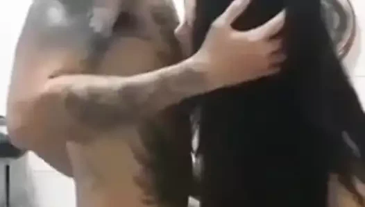 Tayvanlı karısı onun personel sahiptir