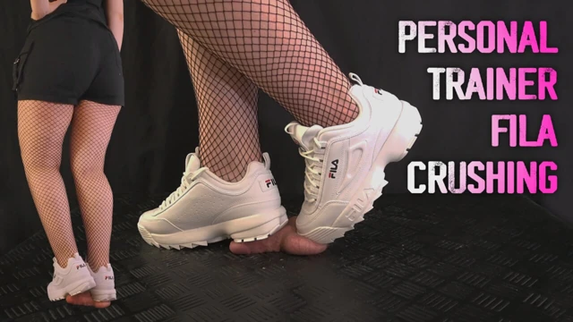 Kişisel eğitmen fila ayakkabılı yarak çiğneme - ayakkabıyla muamele, taşak ezme, cbt, stomp, çiğneme, ezme