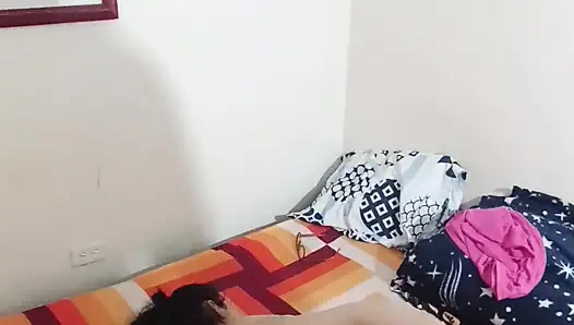 Birkaç boşalma karşılığında seks - takasa karşı koyamadı.