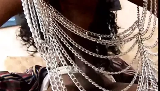 orgazm arayışı içinde siyah sürtükler (tam film)