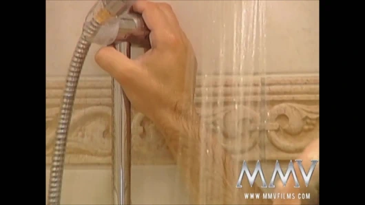 Seksi sarışın mutfakta sikişiyor