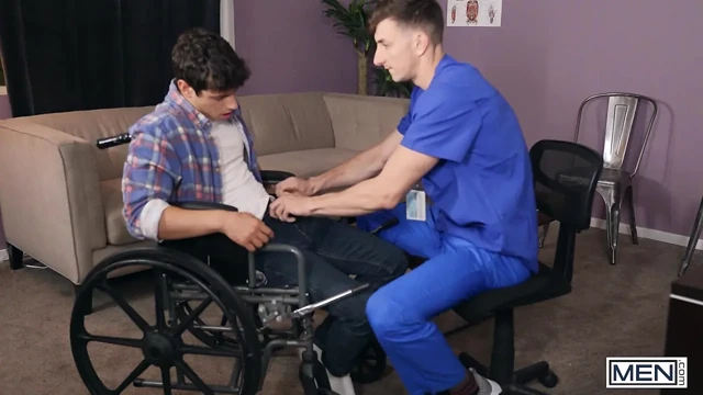 Erkekler - Michael Jackman Kaleb Stryker'a lezzetli bir şekilde pisleşen iyileştirici bir dokunuş veriyor