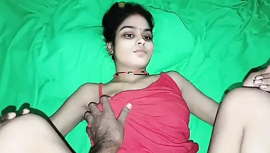 Bugün kayınpederim tarafından sikildim. Kayınpederim beni iyi sikiyor. Ben Hintli bir kızım.