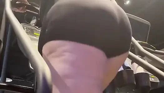 Kim yüzlerini yanaklarımın arasına sokmak ister???