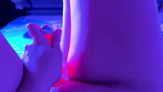 Sapık üniversiteli kız üvey babasını düşünerek amını sikiyor