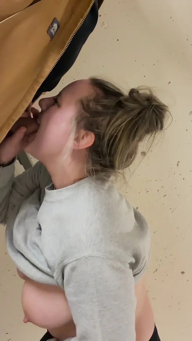 Wild Wife Sneaking Away to Get Fucked in open Building