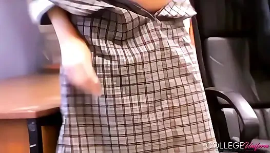 Fiona G'nin yer aldığı yazlık elbise çekimi