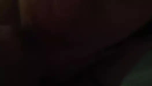 Bellissima ragazza fa pompino