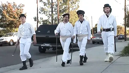 Beyazlar içinde fetiş sikişi...