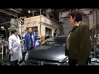 Lj95 Simone Paye на природе, ремонт сыновья в авто