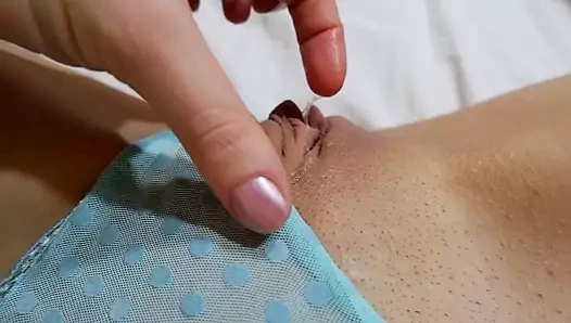 Sulu kedi içinde mavi tanga