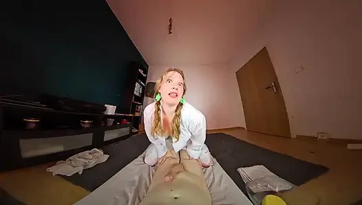 Ninfas retorcidas - baño de esponja de la enfermera Raphaela - parte 2