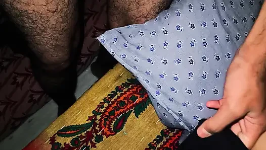 Üvey erkek kardeşi tarafından yanlış delikten sikiliyor