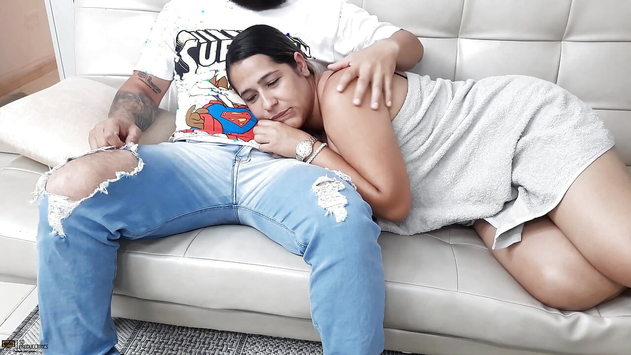 üvey kardeşimin azgın kız arkadaşından yararlanarak ağzını boşalmayla dolduruyorum - ispanyolca porno
