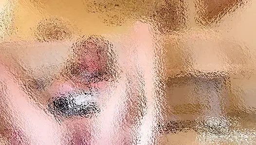 Talimat: Hizmetçi Kate Monroe tüy tozlayıcına fışkırtıyor