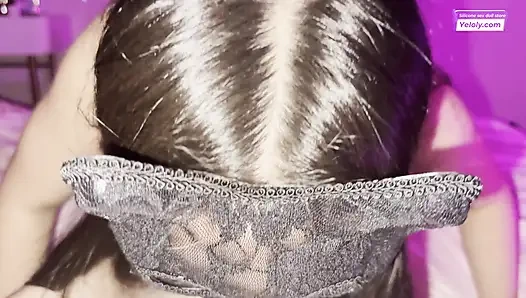 Üvey kız kardeş leopar iç çamaşırı ve kedi maskesi ile sert döllenme için baştan çıkarılıyor