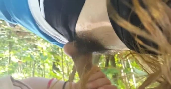 Pause pipe lors dune promenade en foret