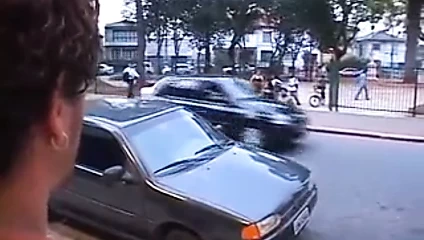 Brezilyalı cüce melissa erkek arkadaşı tarafından pezevenk alır