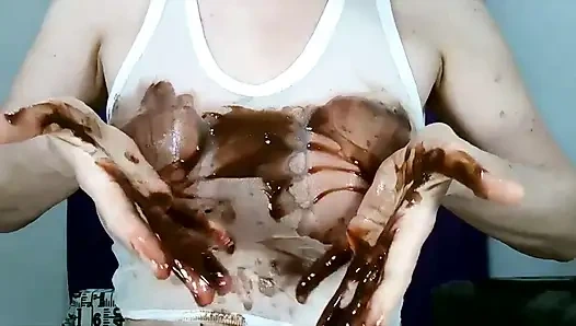 ıslatan göğüsler, meme uçları ve meme uçları çikolata ile