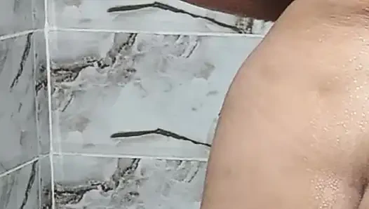 Ben ve karımın iri güzel Arap kadını sert seks yapıyor