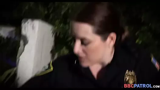 Beyaz milf polis memurları