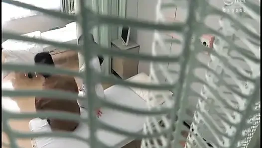 Baştan çıkarıcı hemşire, evli erkekler Rukawa'nın tehlikeli oyunlarına aşık oluyor - 2