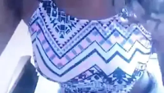 Web kamerası kızı götünü sallıyor