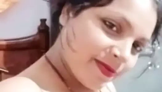 Desi sevimli aunty boobshow