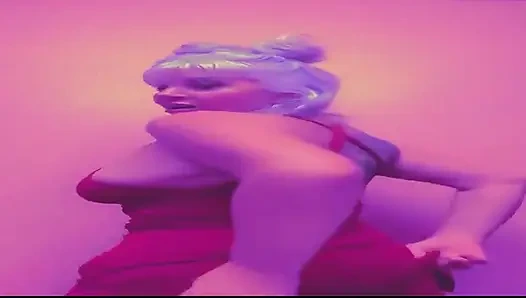 Canlandı.. Ne için? Senin Kırmızı Roketin için. Elbette