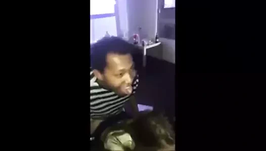 o fransız kedi içinde boşalmak için yalvarır