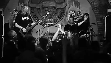 DR. Hackenbush-Miegwa Stara Kurwa.