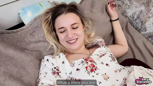 Bana çiçekler ve garip bir "yastık" verildi, adama teşekkür etmek ve bu yastığı denemek zorunda kaldım!