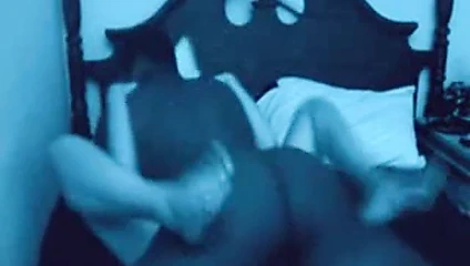 kız arkadaşının gelmesini sağlamaya çalışıyorum