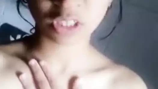 yenge gösteren doodu