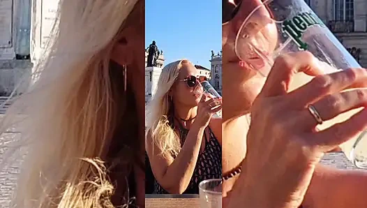 Sarışın Olgun Eş Yürüyüşten Sonra Seksin Tadını Çıkarıyor