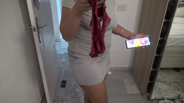 55 yaşındaki üvey anneler azgın üvey oğlunun mastürbasyon yaparken kıllı amına bakmasına izin veriyor