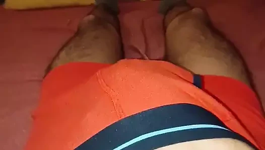 Elias senin için mastürbasyon yapıyor