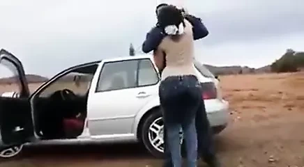 Arap dansı ve öpüşme