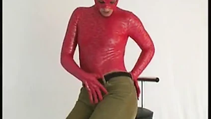 Lynn çılgın spandexgirls için poz