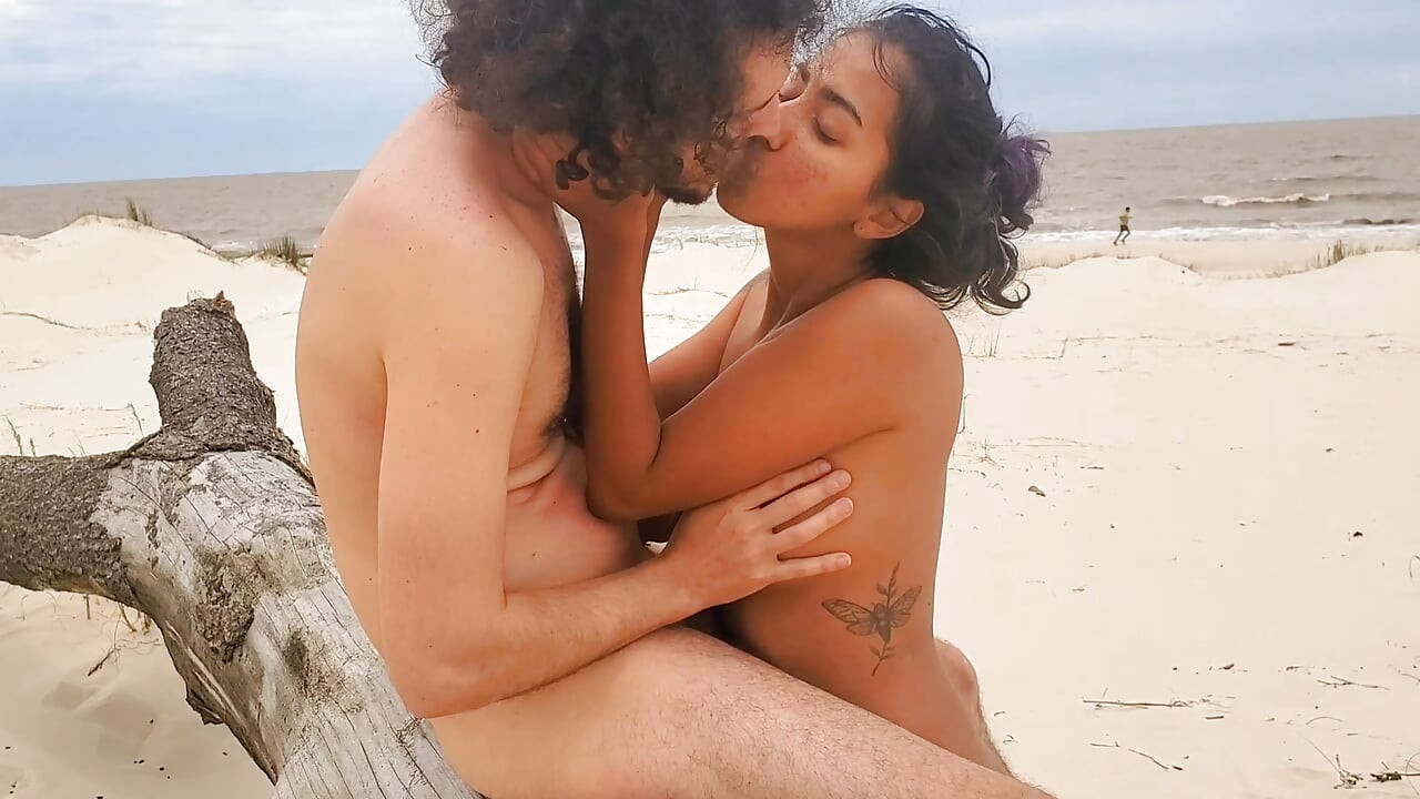 Çöl plajında bir deniz tanrıçasıyla seks yapıyorum
