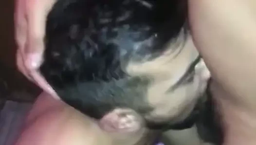 Seksi kaltak esiyor.