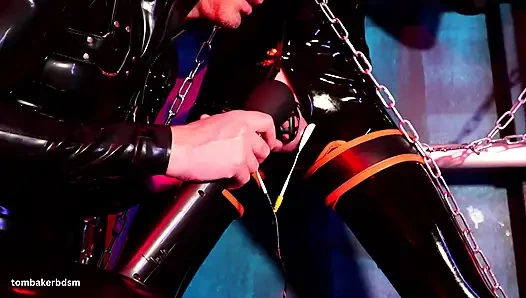 Tom Baker'ın elektrikli oyunu için zincirlendi