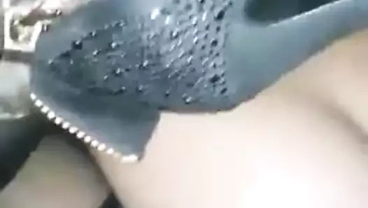 Karım arkadaşımla arabada