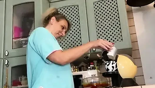 Uyanır uyanmaz ve bir hayranımla görüntülü sohbet eder etmez