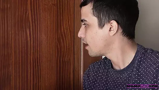 Üvey anne, dudaklarının tadı amcık gibi - s16:e8