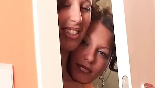 Sevimli Alman genç kız erkek arkadaşıyla amını parmaklatıyor