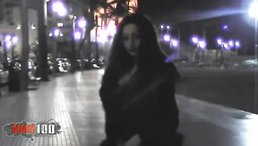 Angelina: güzel genç Arap Angelina soyunuyor