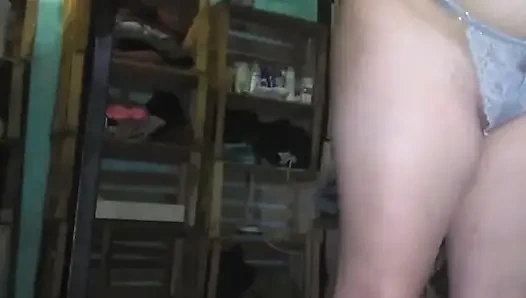 Göğüslerimle oyna ve bana dokun