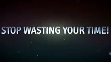 Sigara içen onanist bebek içinde yüksek topuklu alay onu vücut